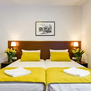 https://hotelik-lopuszanska.warsawhotelspoland.com
